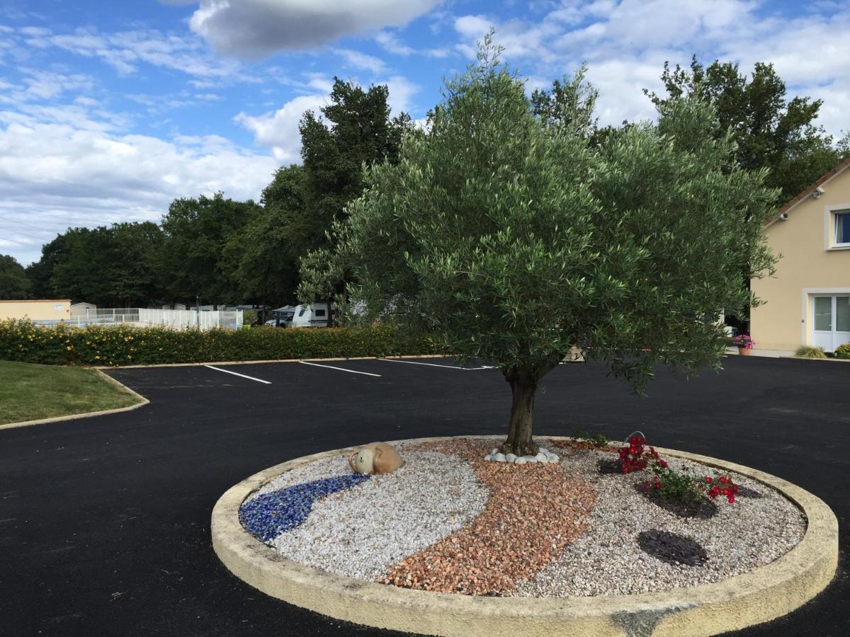 Camping Les Petites Minaudieres Coussay-les-Bois Exterior foto