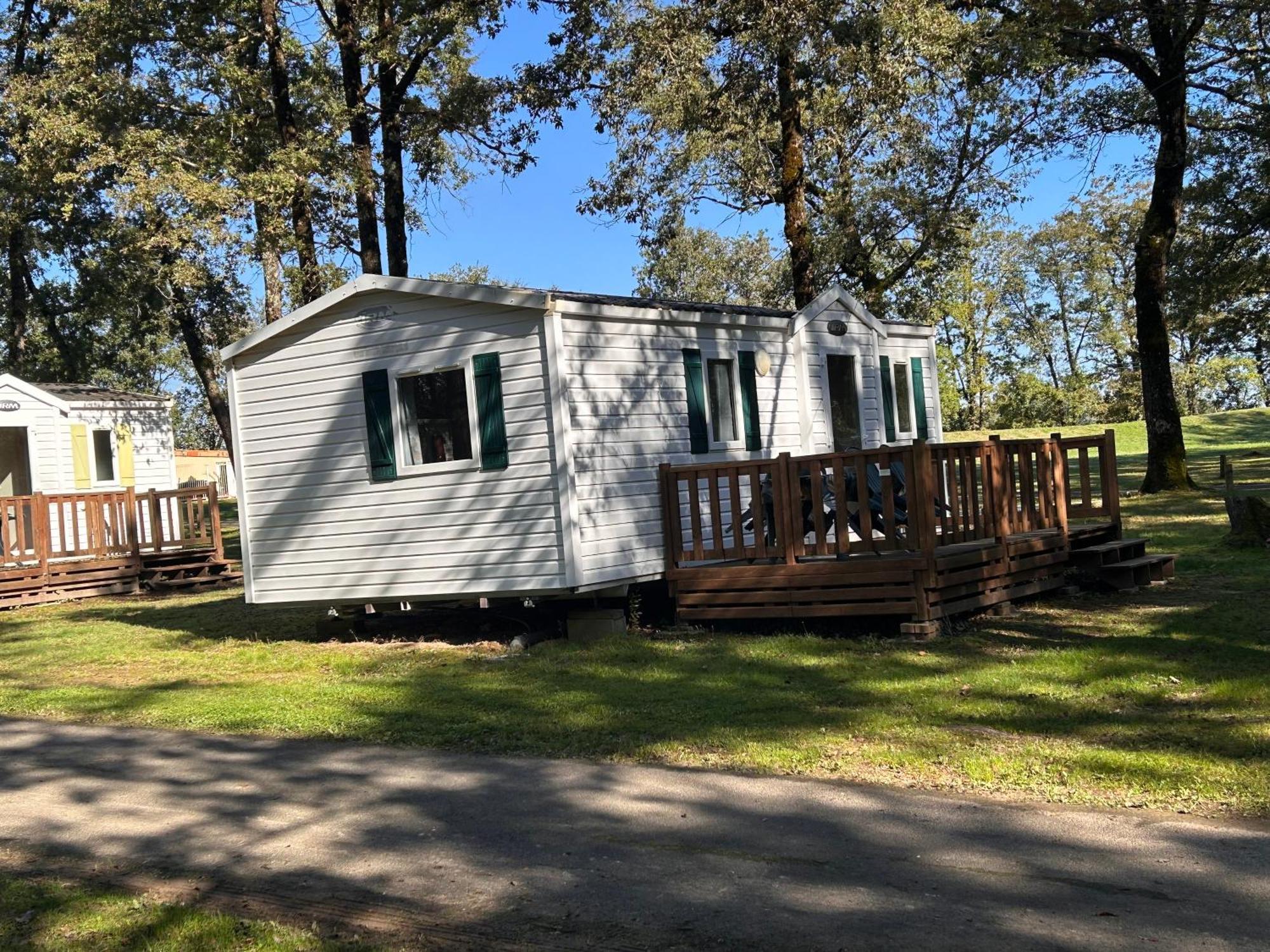 Camping Les Petites Minaudieres Coussay-les-Bois Habitación foto