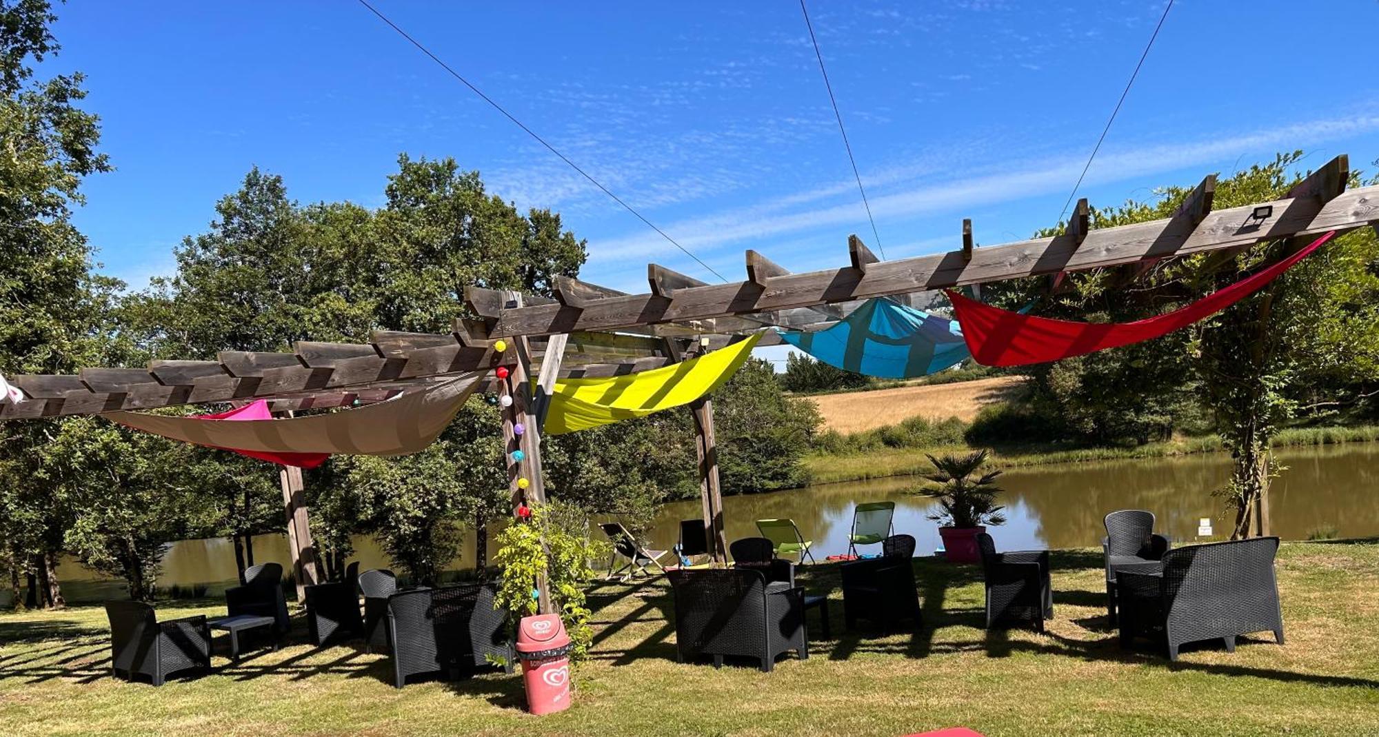 Camping Les Petites Minaudieres Coussay-les-Bois Exterior foto