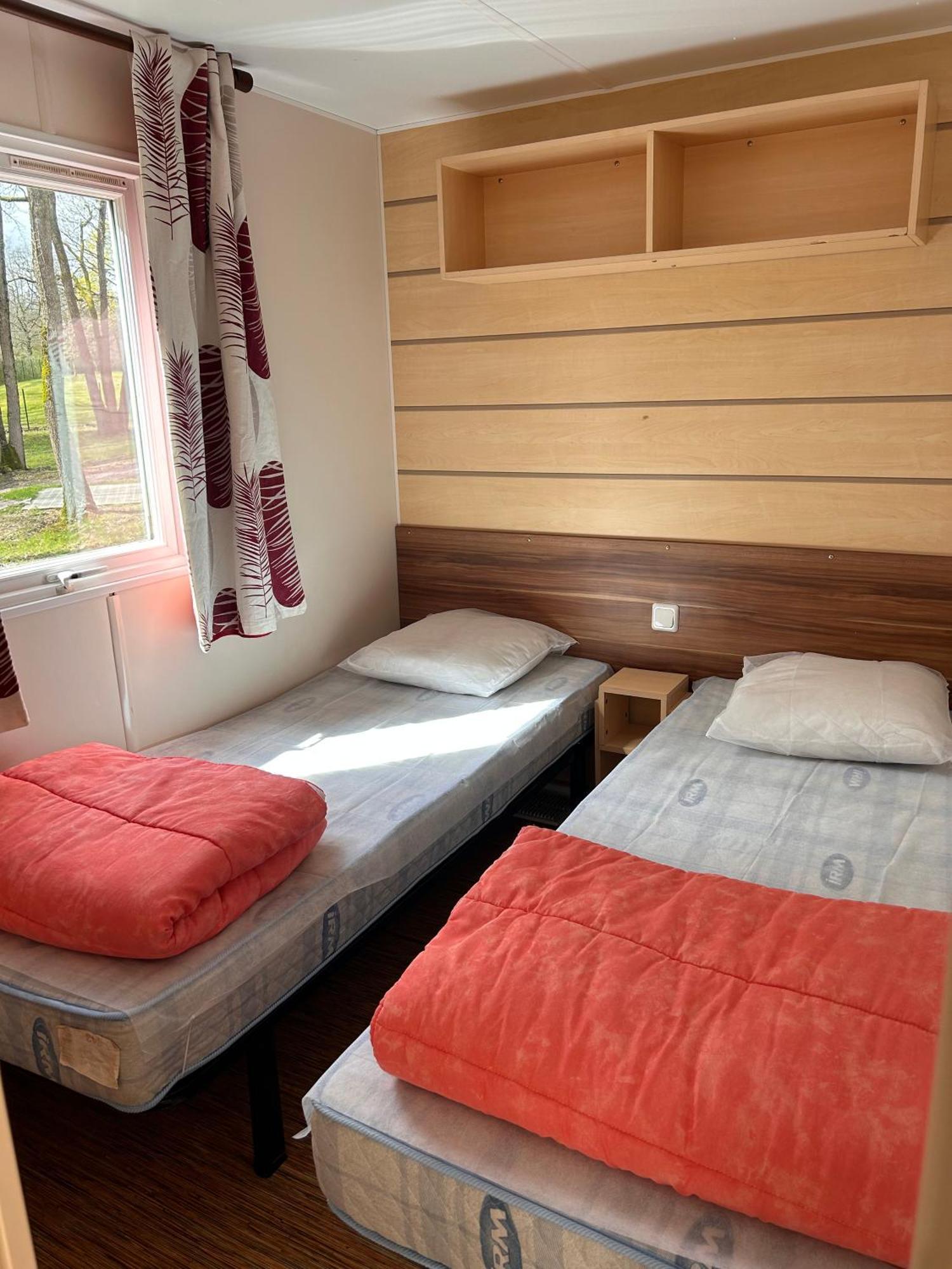 Camping Les Petites Minaudieres Coussay-les-Bois Habitación foto