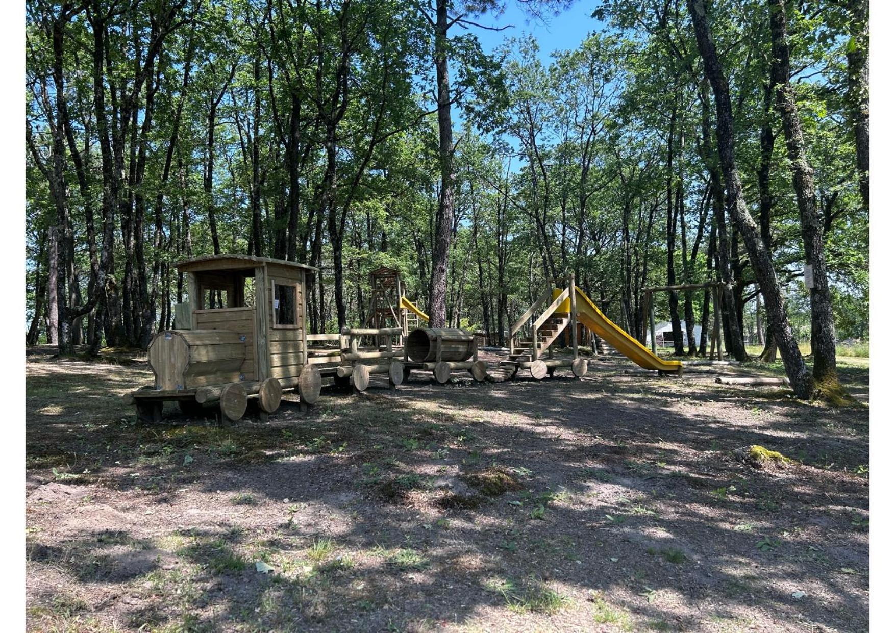 Camping Les Petites Minaudieres Coussay-les-Bois Exterior foto